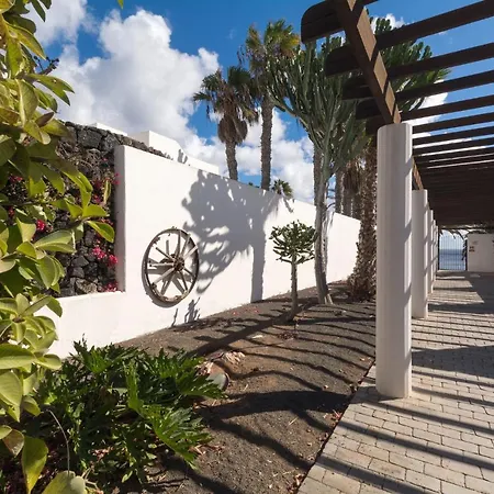 Bungalow Oasis Apartment Teguise (Lanzarote)